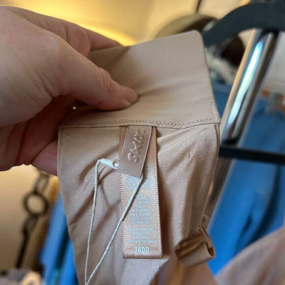 SKIMS 36DD unlined balconette bra - Picture 4 of 4